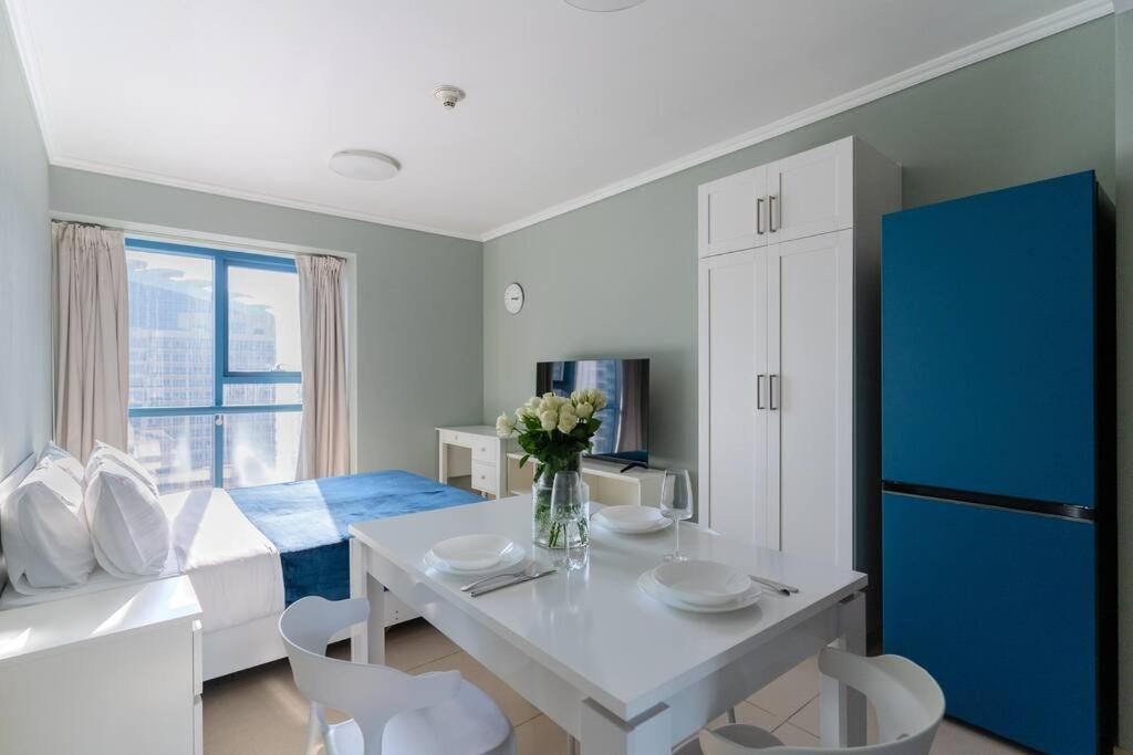 Fotografie z fotogalerie ubytování Amazing apartment in JLT Cluster C v Dubaji
