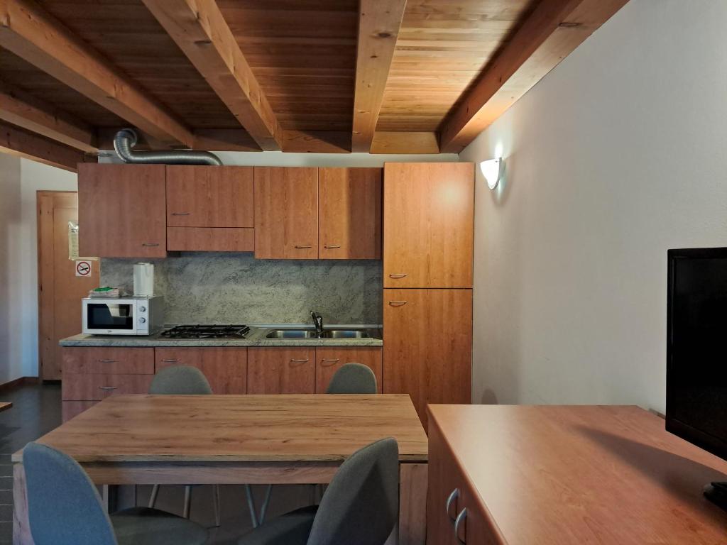 Kuchnia lub aneks kuchenny w obiekcie Casa Pesarina