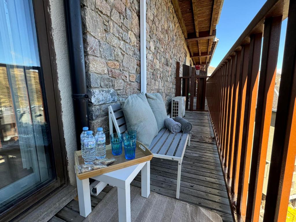 Balkón nebo terasa v ubytování Modern Loft in Pas de la Casa, wifi, ski