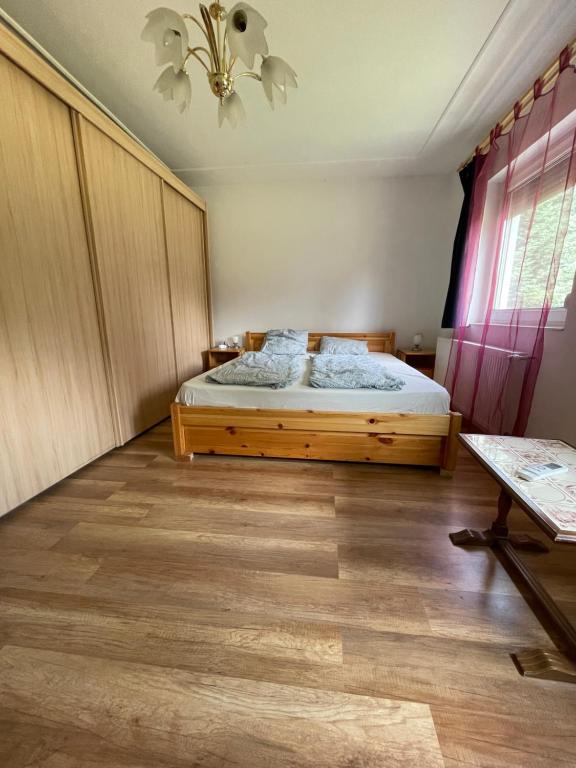 Ezo Apartmanház Balatonberény 8649 Balatonberény, Sárgarigó utca 19 kép - 1
