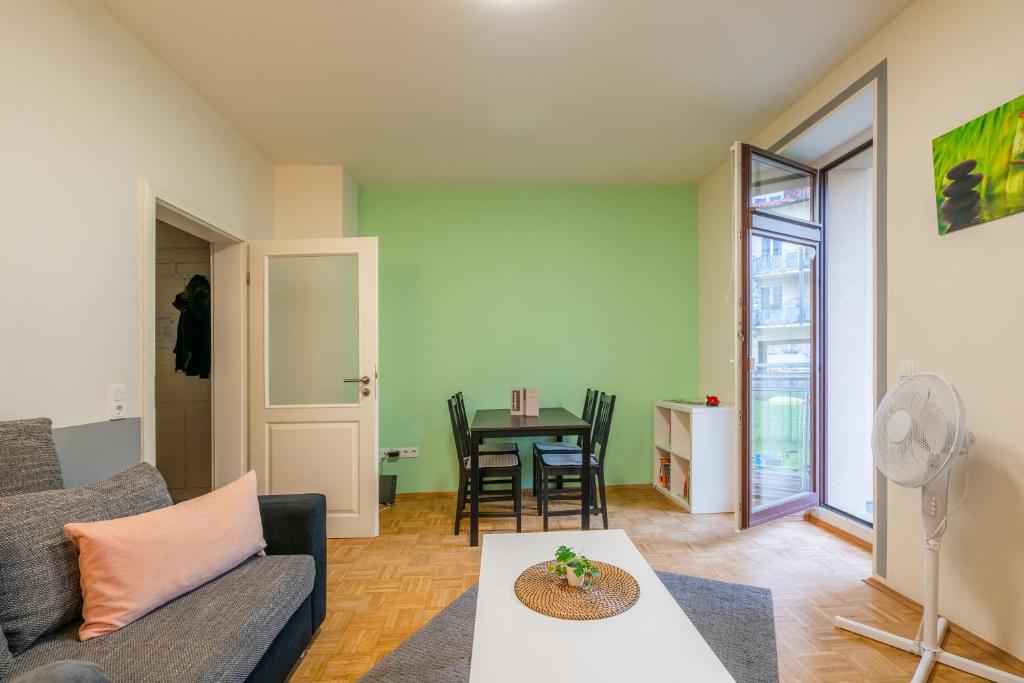 Leipzig - Garten - Balkon - 10 Min zum Zentrum