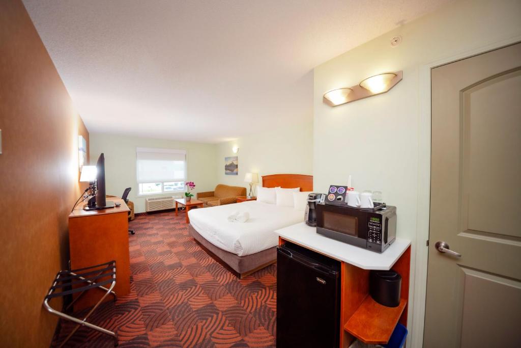 
King Room with Sofa Bed - Non-Smoking
