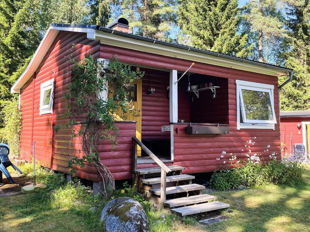 Το κτήριο όπου στεγάζεται  η παραθεριστική κατοικία