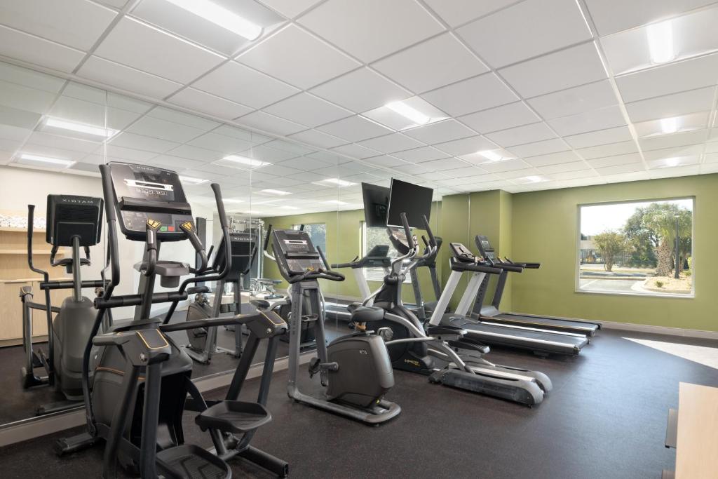 Fitness centrum a/nebo fitness zařízení v ubytování Spark by Hilton Destin
