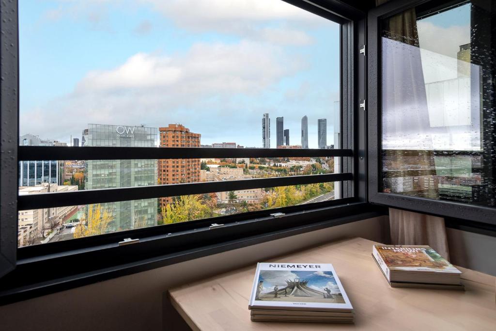 Apartamentos Madrid Anderson - Penthouse Apartment