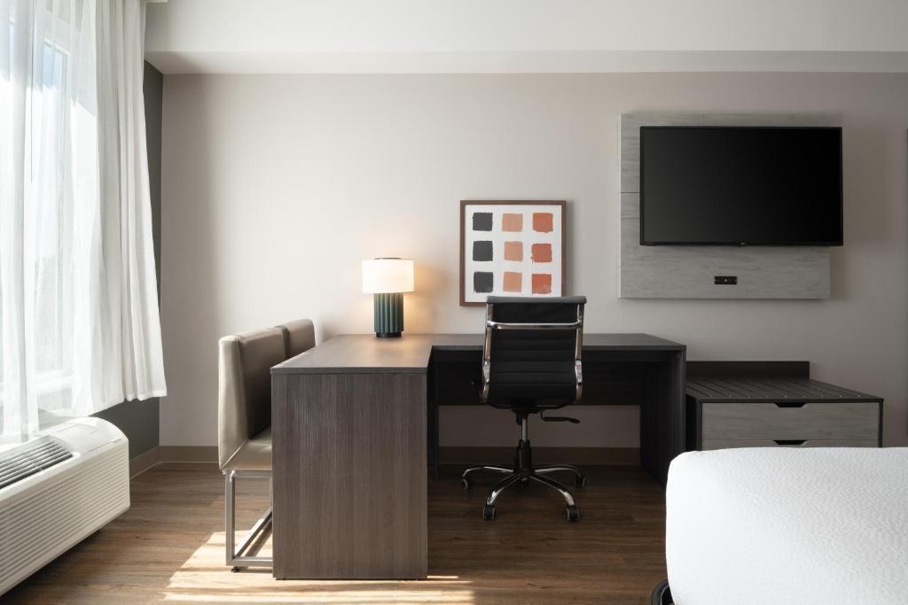 TV a/nebo společenská místnost v ubytování Spark by Hilton Destin