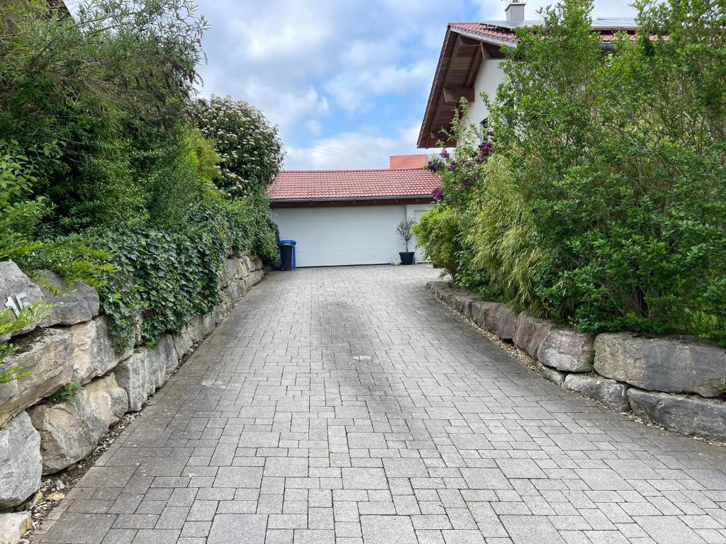 Fotografie z fotogalerie ubytování Architect-Apartments 2 Schlafzimmer mit Bad, modern und ruhig, 2 min A8 v destinaci Irschenberg