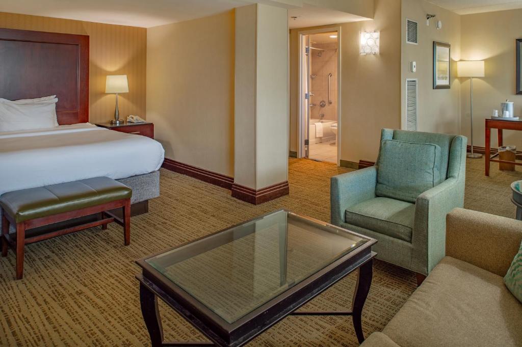 Crowne Plaza Hotel St. Louis Airport, an IHG Hotel - 