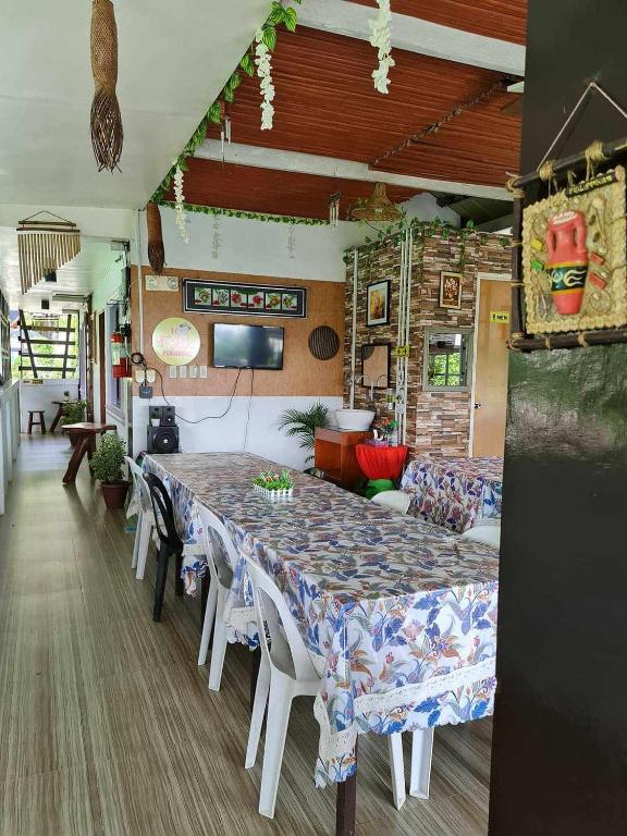 Restaurace v ubytování St. John Island View Pensionne