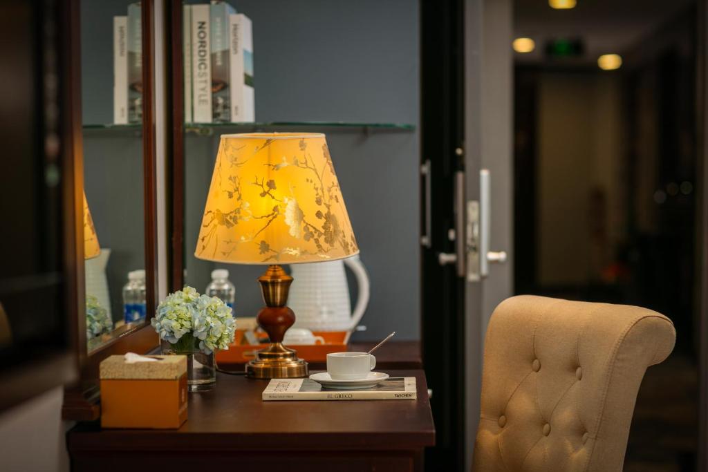 MAY DE VILLE Corner Hotel - 10