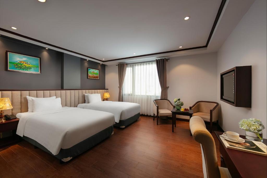 MAY DE VILLE Corner Hotel - 3