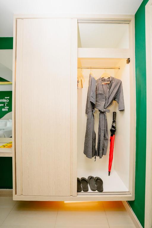 SLEEP WITH ME HOTEL design hotel @ patong (SHA Plus+) - Resim 25