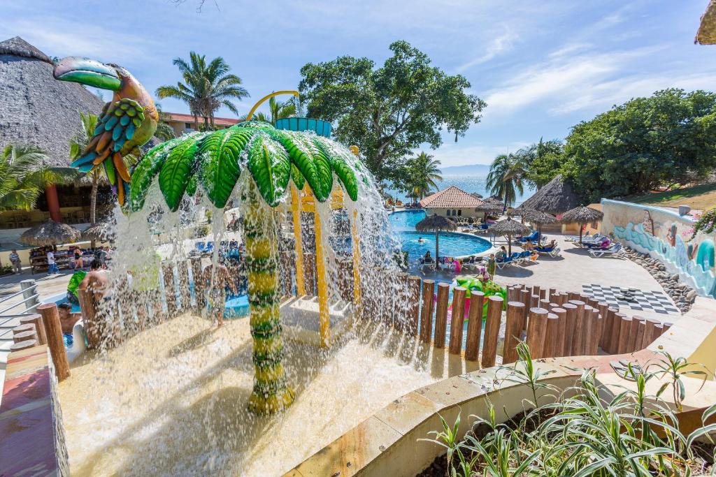 Bazén v ubytování Grand Palladium Vallarta Resort & Spa - All Inclusive nebo v jeho okolí