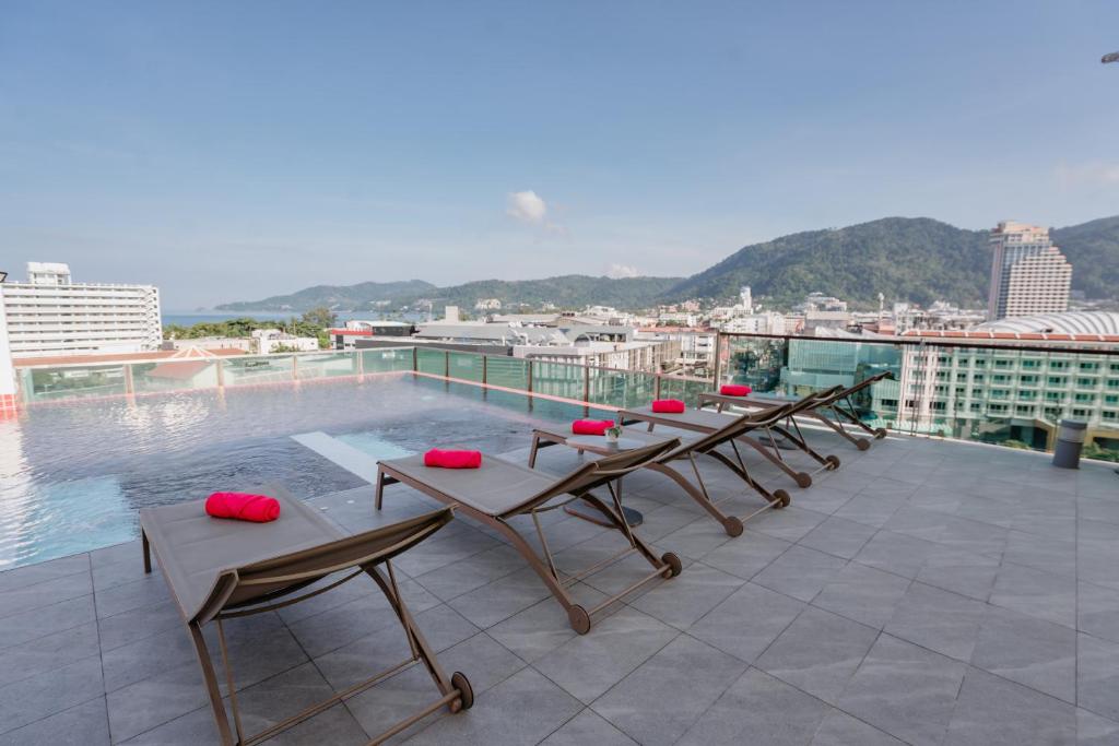 SLEEP WITH ME HOTEL design hotel @ patong (SHA Plus+) - Resim 21