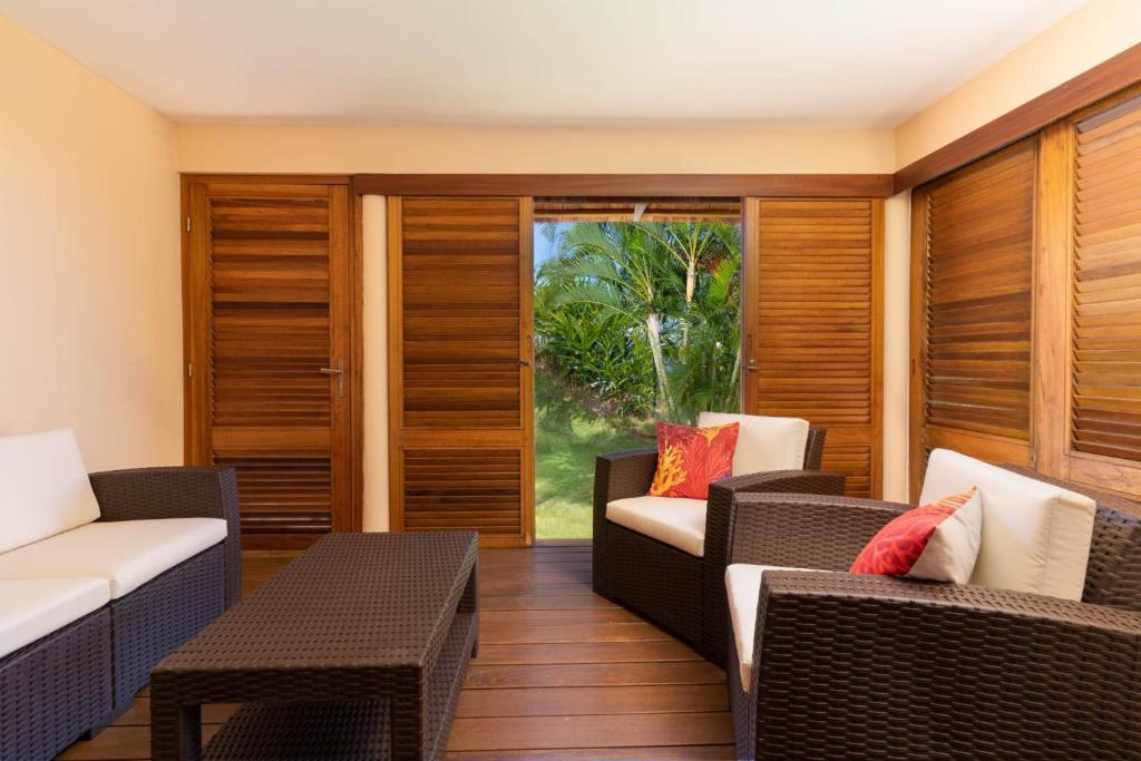 Oleskelutila majoituspaikassa Magnificent 5 Br Villa with pool: amazing views