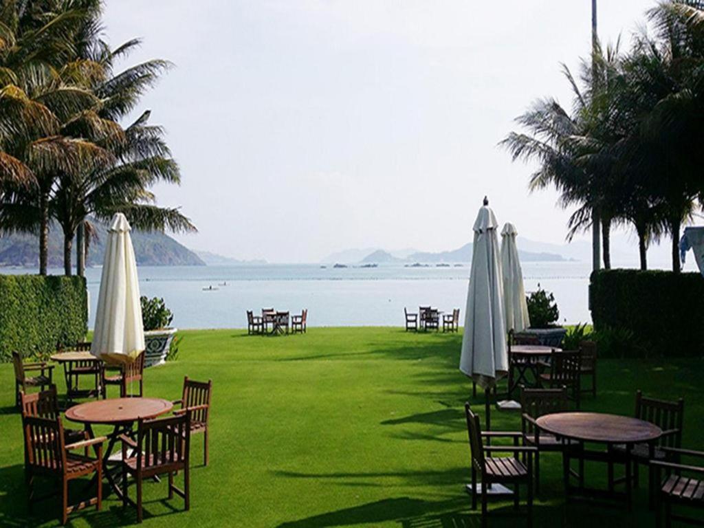 Oceanfront villa Nha Trang hotline