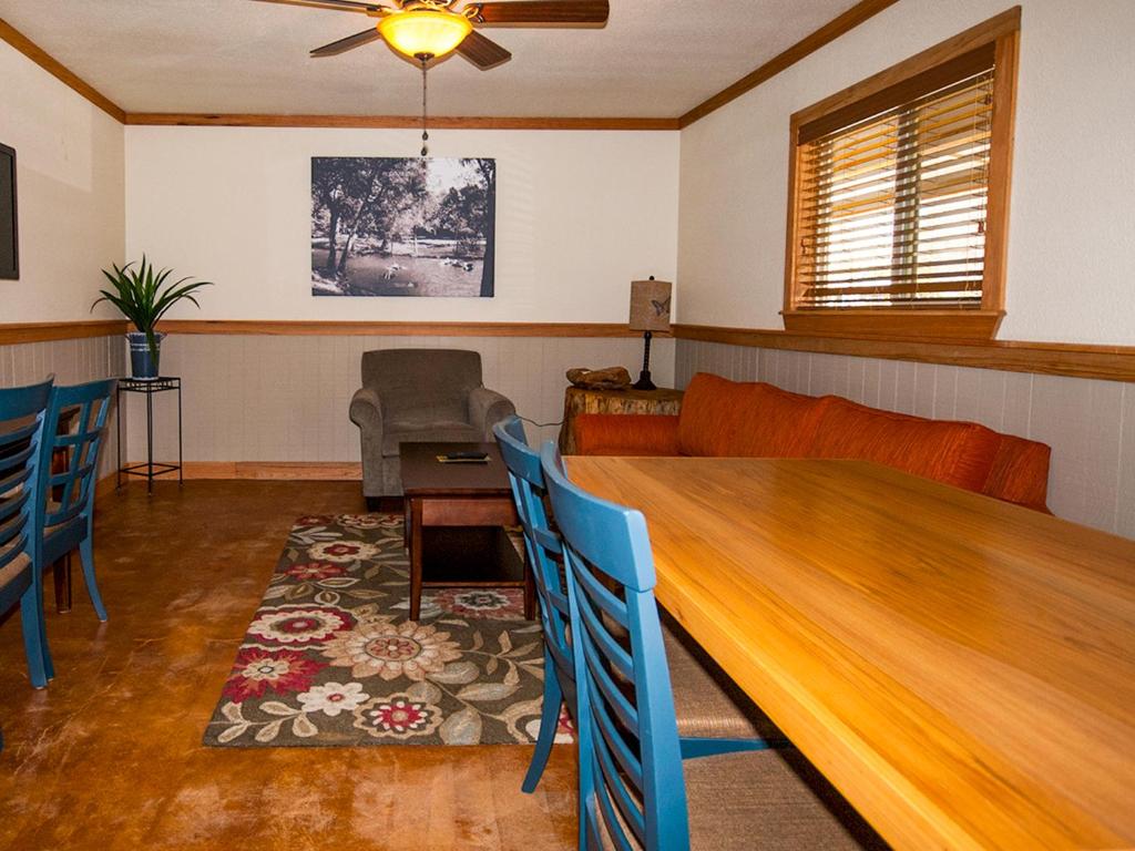 The Resort at Schlitterbahn - One-Bedroom Suite With Two Double Beds