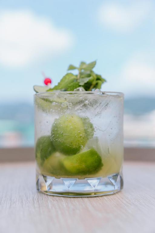 SLEEP WITH ME HOTEL design hotel @ patong (SHA Plus+) - Resim 12