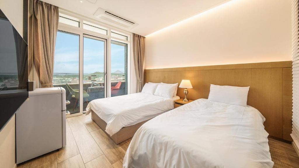 Goseong Moneblue Pension - Studio 1