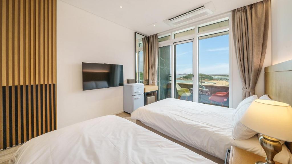 Goseong Moneblue Pension - Studio 7