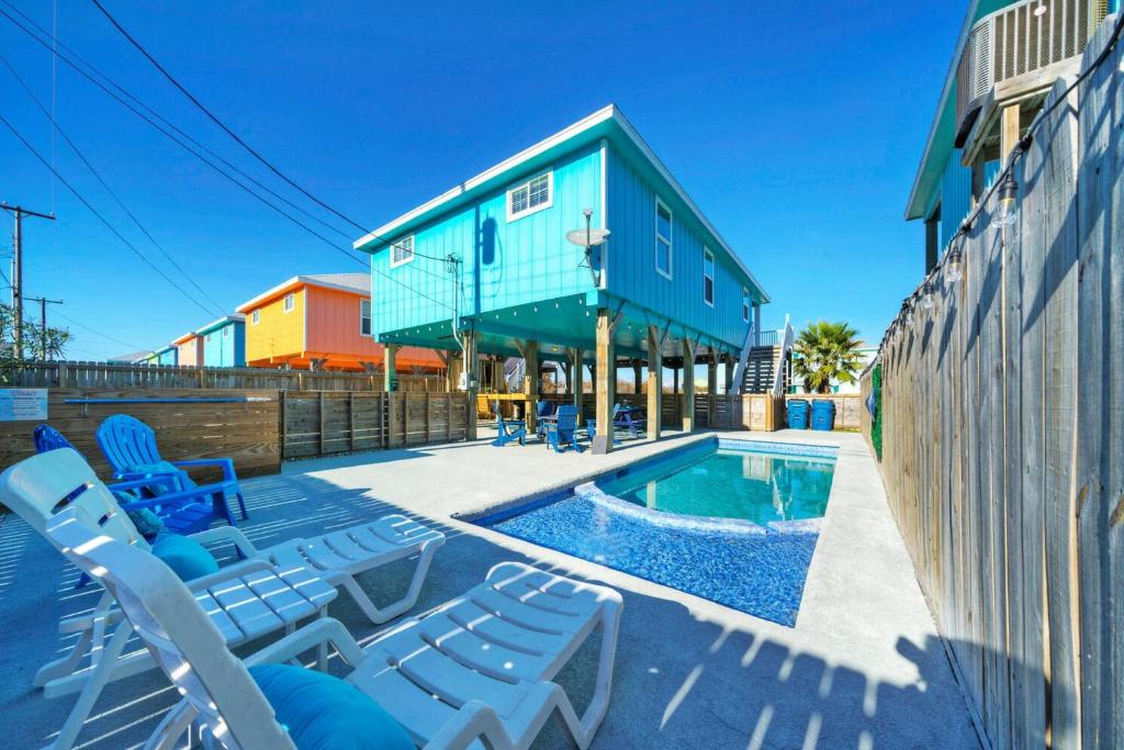 Bazén v ubytování Boards N Bikinis by AvantStay Private Pool nebo v jeho okolí