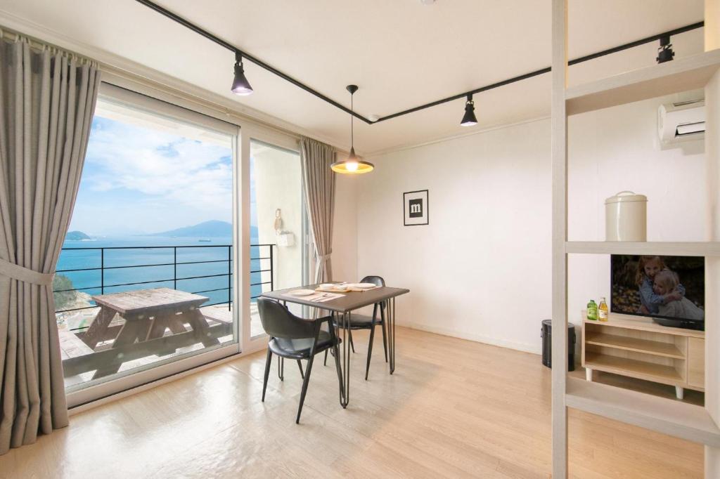 Yeosu Harushimpyo Pension - Studio 10