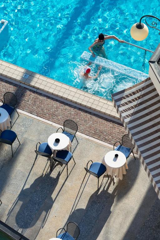 Bazén v ubytování Hotel Apollo Terme nebo v jeho okolí