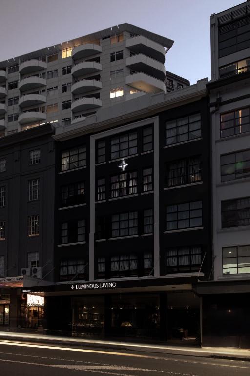 Luminous on Anzac - Resim 1