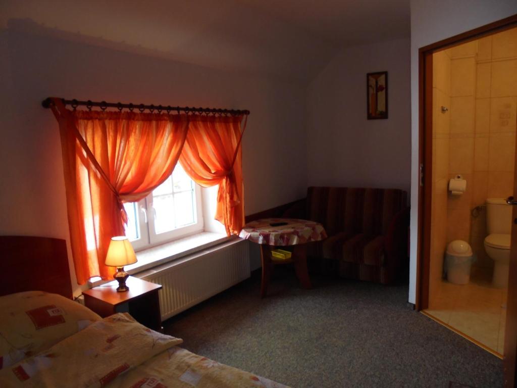 Agroturystyka Krysia Pilszcz - Habitación Doble Con Baño Privado