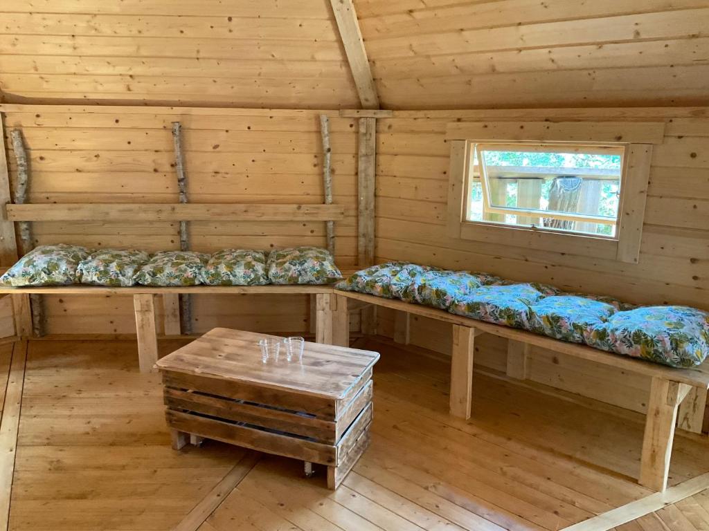 Fotografie z fotogalerie ubytování Les cabanes PALOMBIERE v destinaci Allons