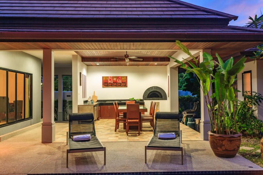 Frangipani pool villa - garden, BBQ & maid - Deluxe Villa