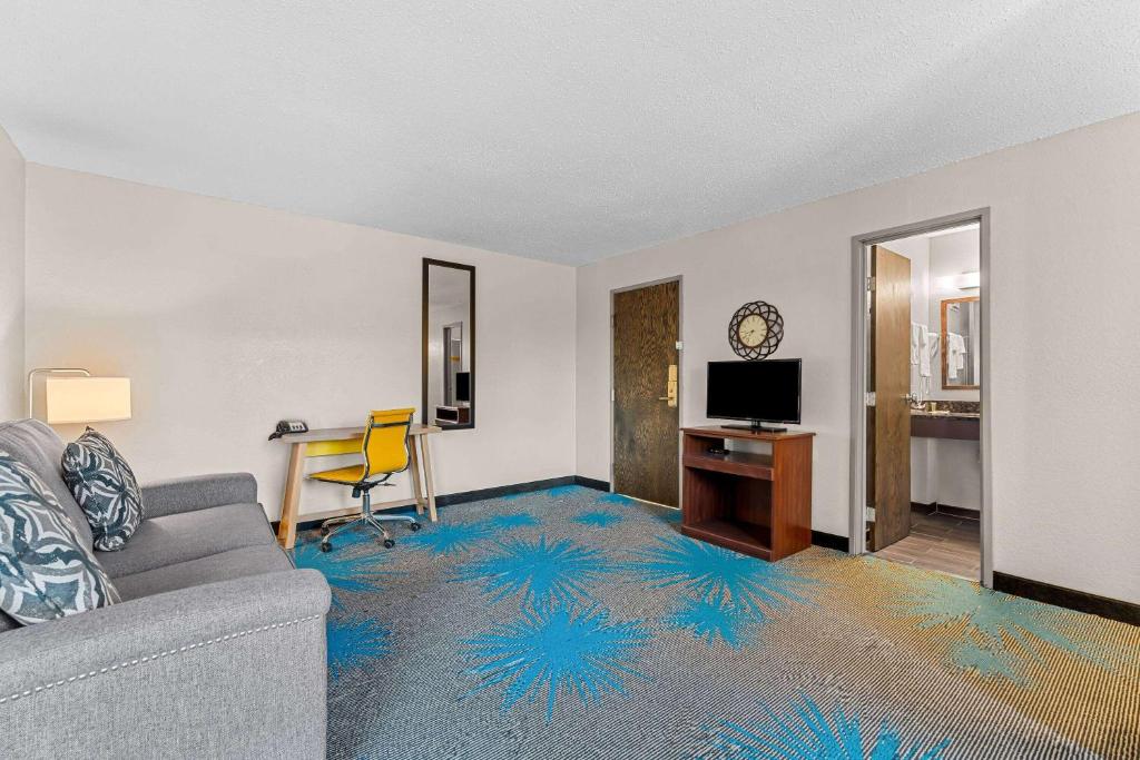 Days Inn by Wyndham Sioux Falls photo