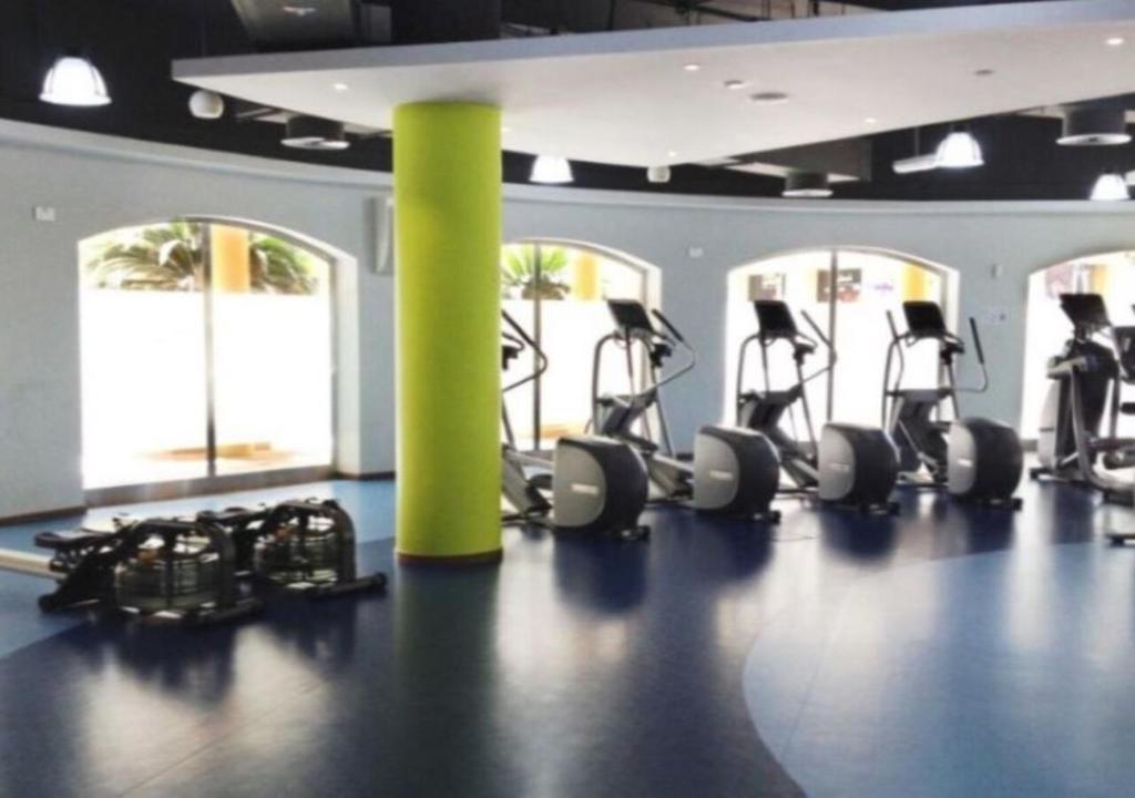 Fitness centrum a/nebo fitness zařízení v ubytování Spacious 2 BR with Amazing Marina View Rimal JBR