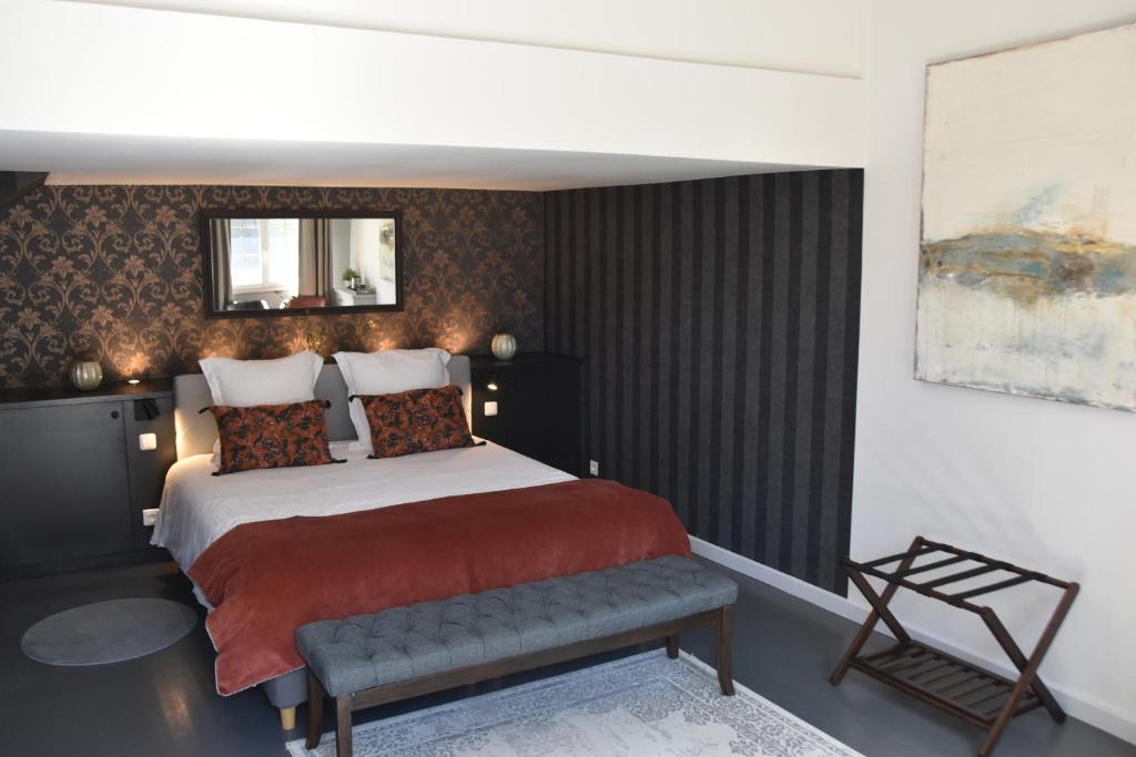 La Chartreuse - Bordeaux - Triple Room With Private Bathroom