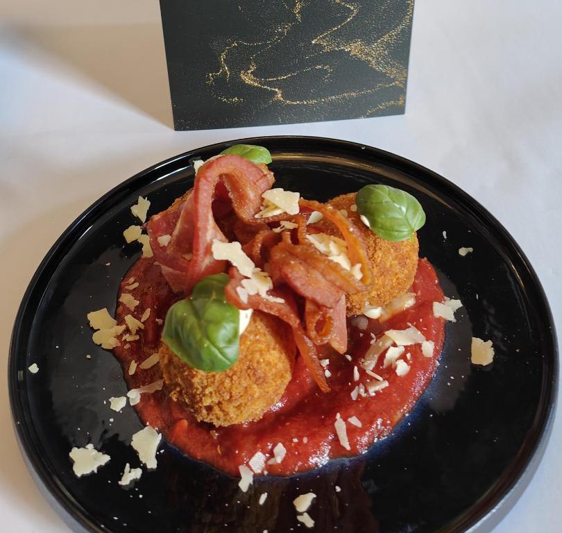 Centennial Inn on Bathurst - Resim 23