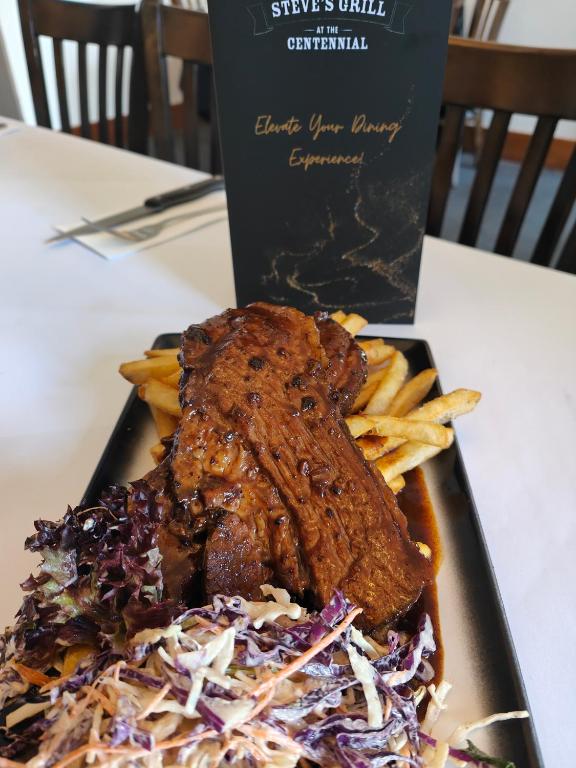 Centennial Inn on Bathurst - Resim 24