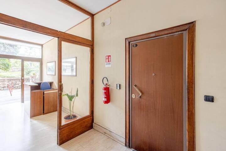 Zdjęcie z galerii obiektu CRISPI 74.1 - Apartment w mieście Neapol
