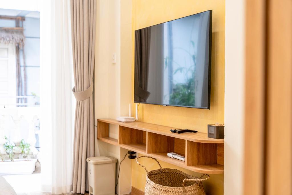 TV a/nebo společenská místnost v ubytování Dechill House