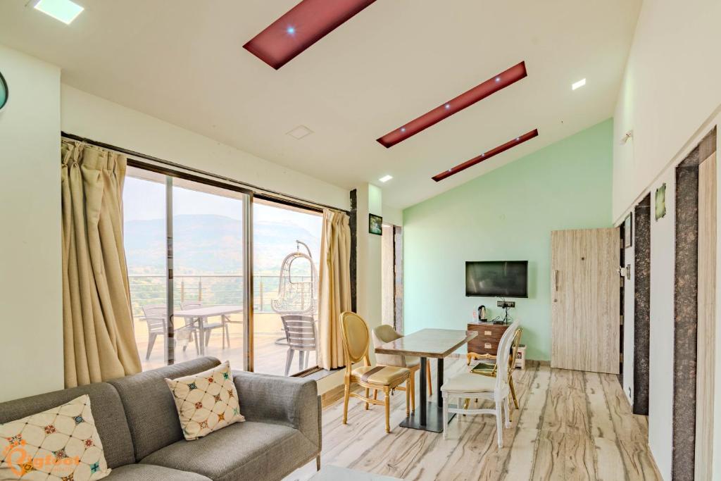 Pooja Villa Suites-Rooms and Pool, Igatpuri - 