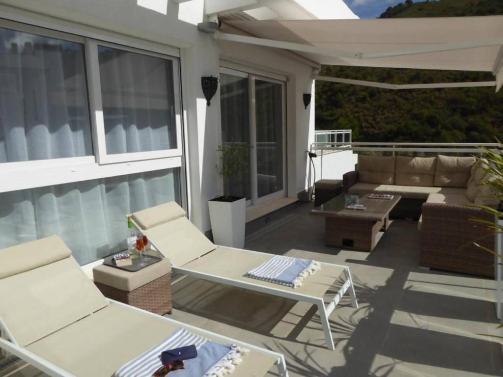 Balkoni atau teres di Casa Pati Benahavis