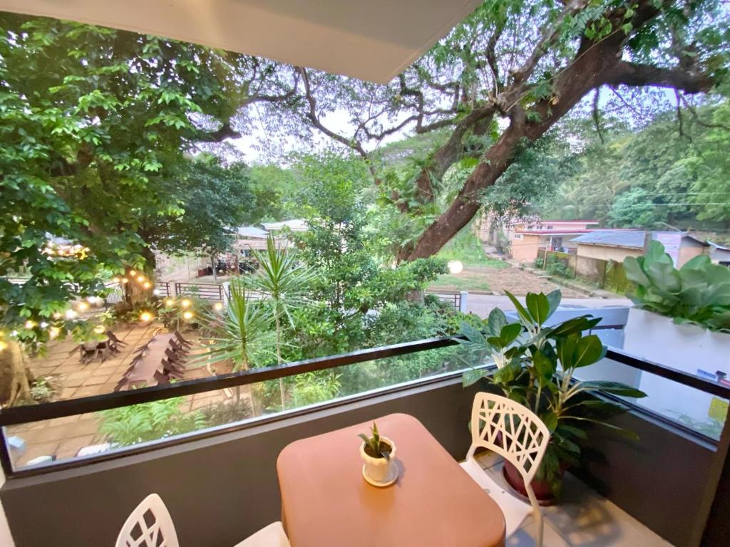 Acacia Garden Inn and Suites - Suite With Balcony