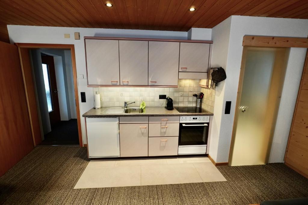 Köök või kööginurk majutusasutuses Chalet Schwendiboden