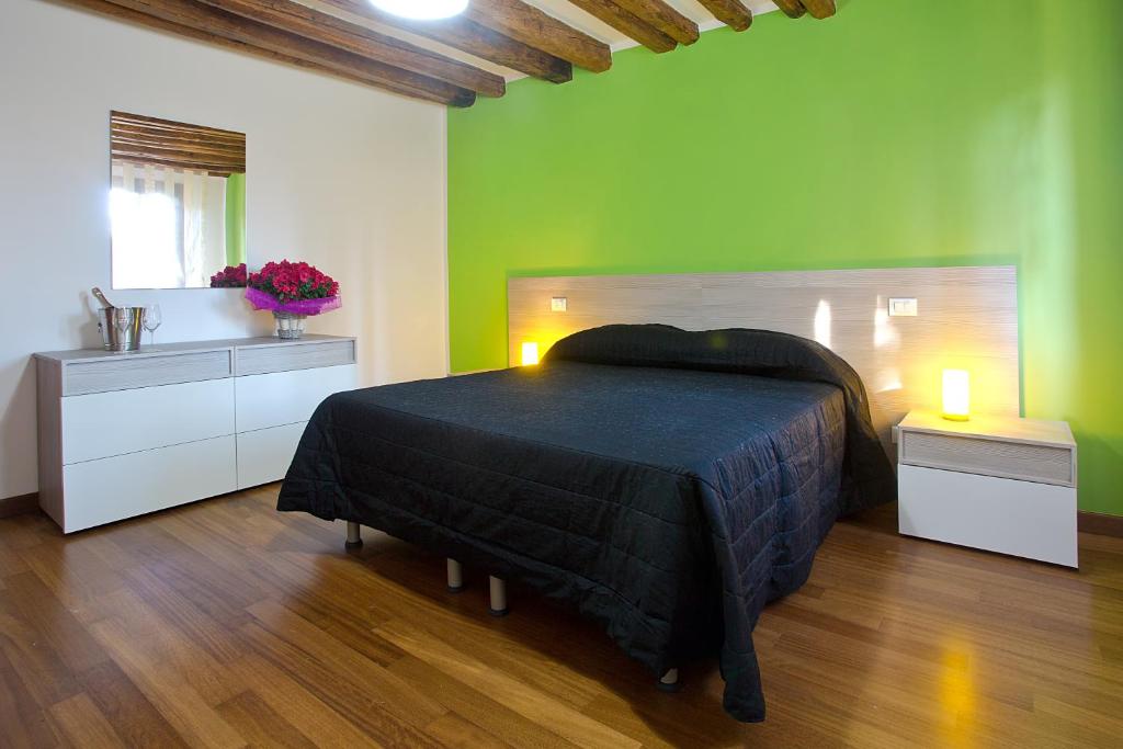 Good Wine Apartments - 3