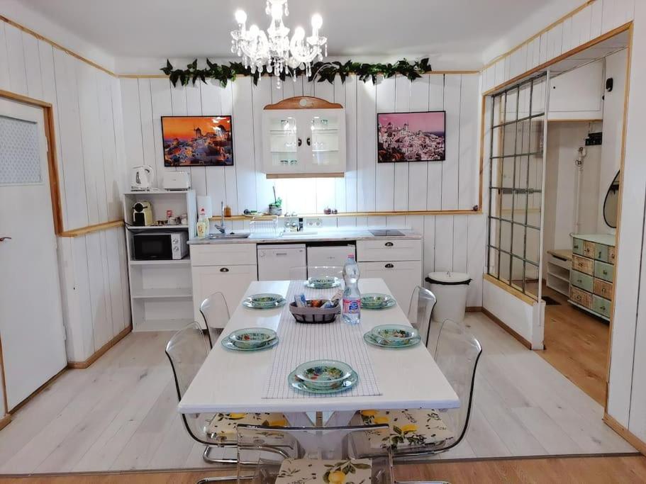 Deak Ferenc ter Central Apartment - Housity