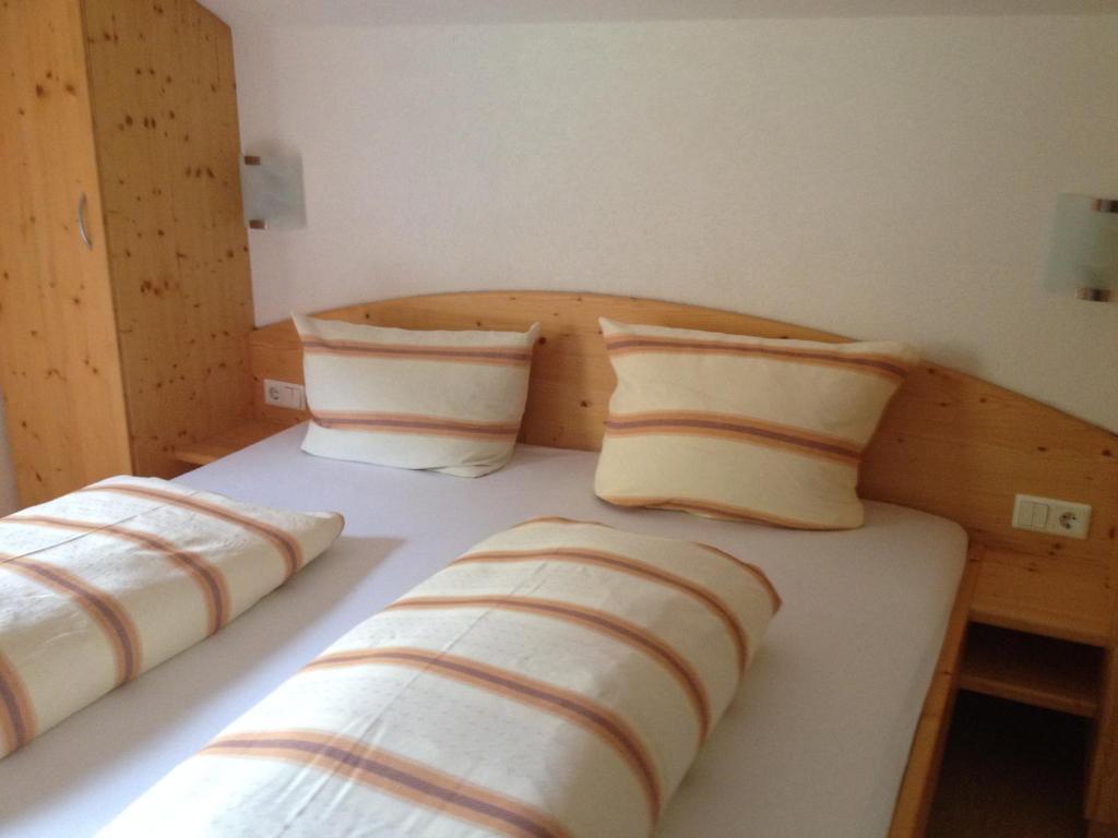 Posteľ alebo postele v izbe v ubytovaní Ferienwohnung Kirchbrücke