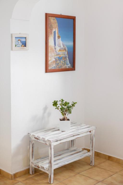 Vrachia Studios & Apartments - 13