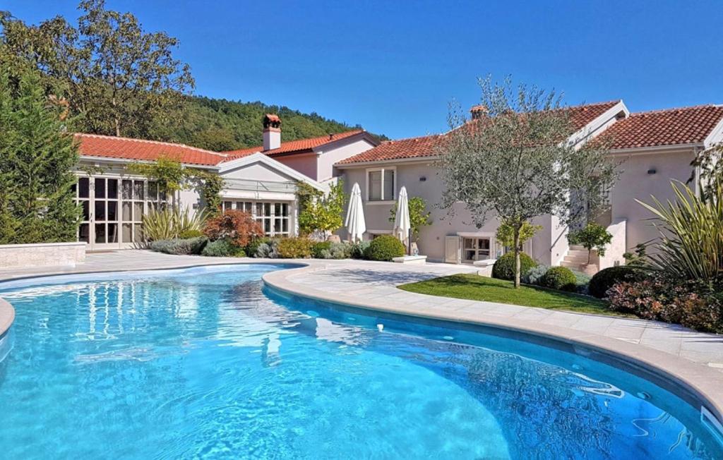 Beautiful Villa Zita with pool in Pican