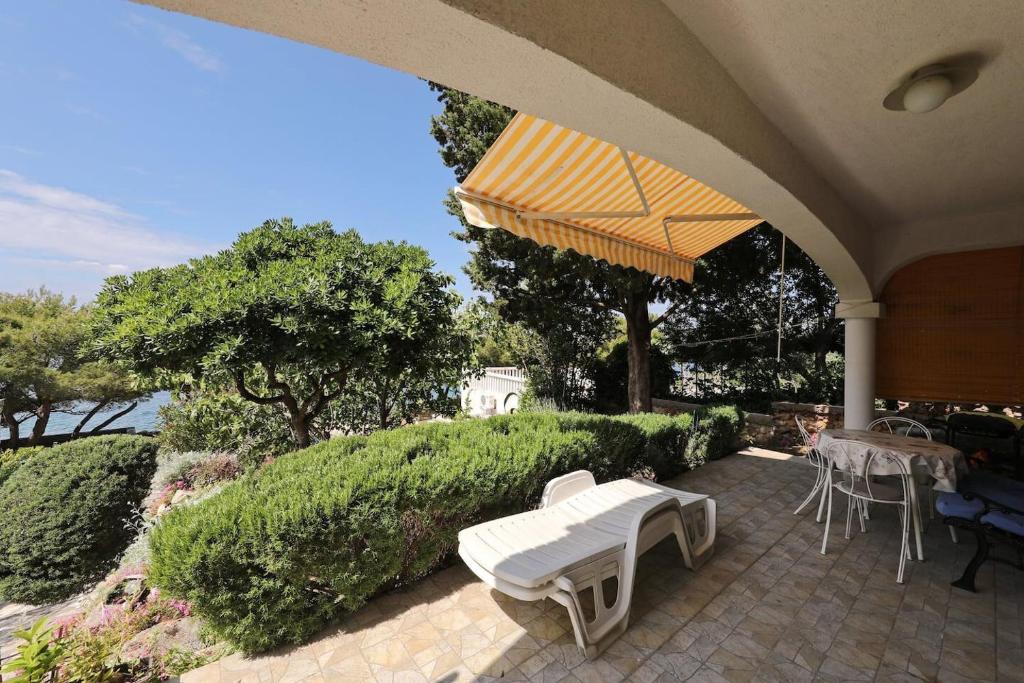 Vonkajšia záhrada v ubytovaní Apartments Djurdja