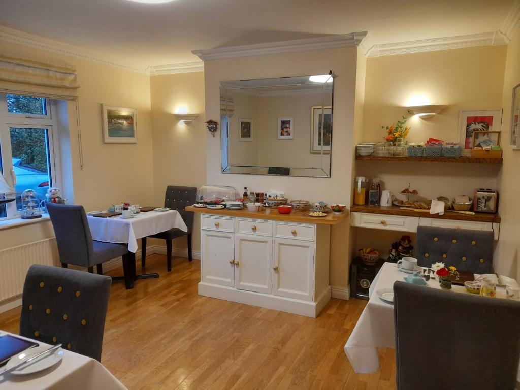 Kuchyň nebo kuchyňský kout v ubytování Edencrest B&B