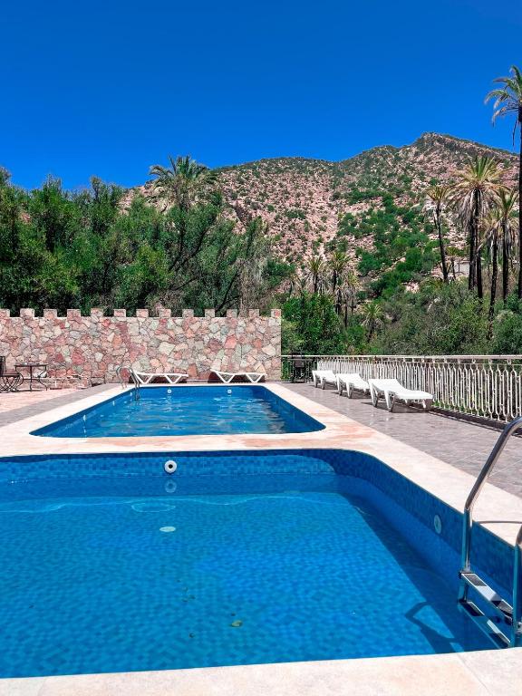 Bazén v ubytování tifrit maison d'hôtes-Paradise valley nebo v jeho okolí
